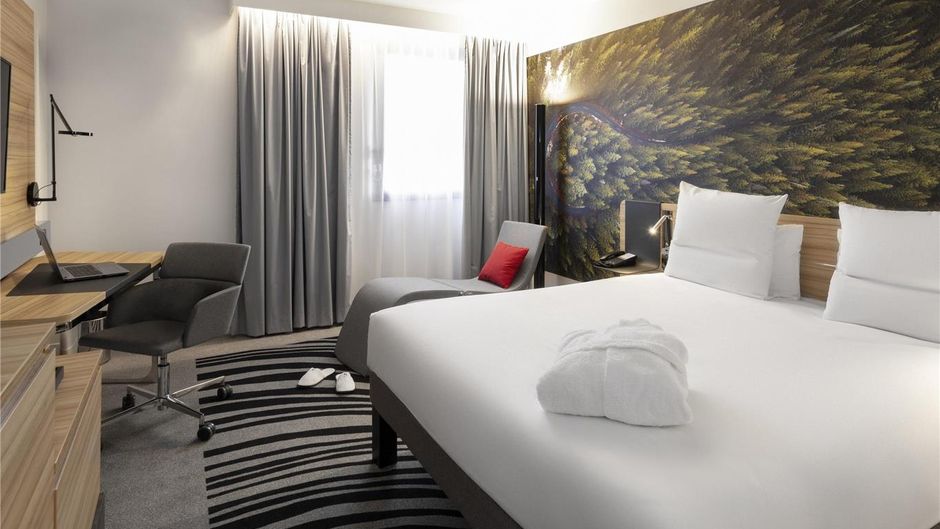Novotel Blois Centre Val de Loire Hotel Room