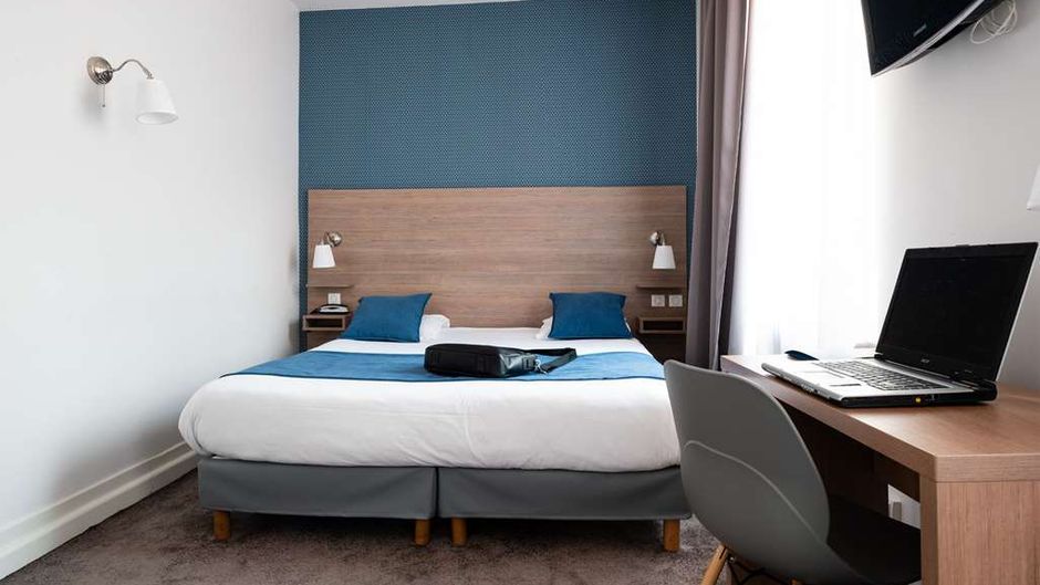 Hotel Au Patio Morand Room