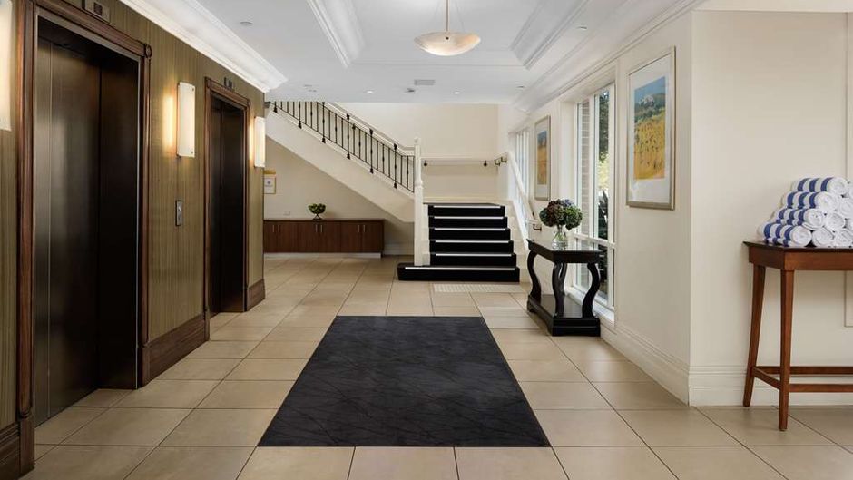 Rydges Newcastle Lobby