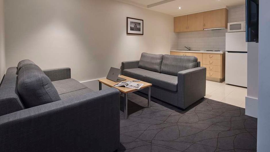 The Victoria Hotel Melbourne Suite