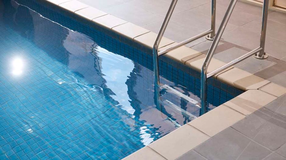 The Victoria Hotel Melbourne Pool