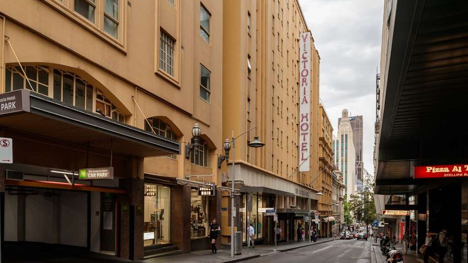 The Victoria Hotel Melbourne Exterior