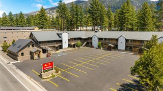 Econo Lodge Inn and Suites