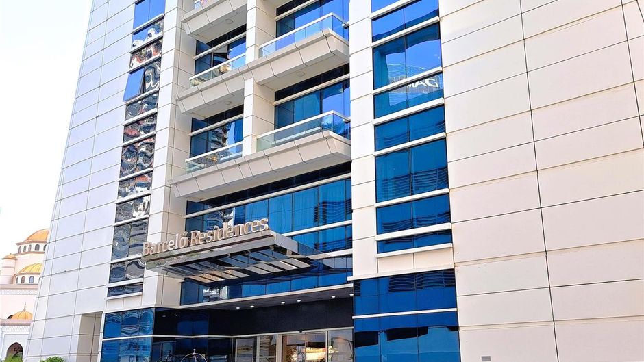 Barcelo Residences Dubai Marina Exterior