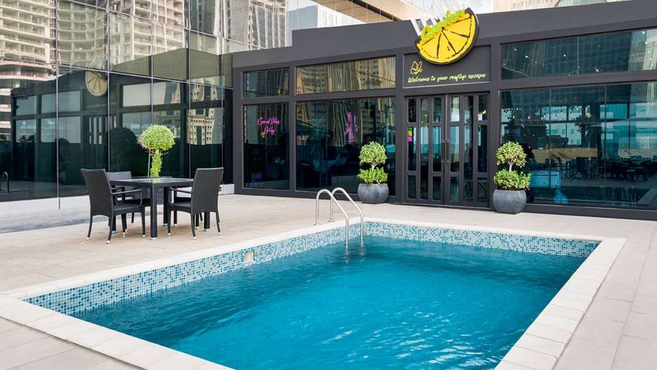 Wyndham Doha West Bay Pool