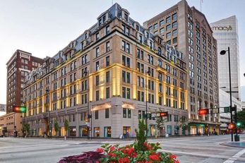 The Cincinnatian Hotel, Curio Coll