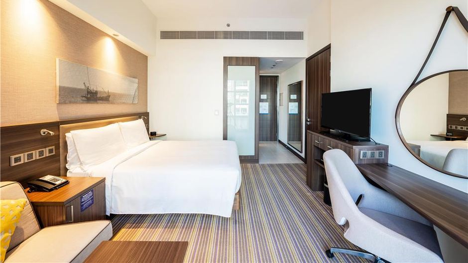Hampton by Hilton Dubai Airport Room