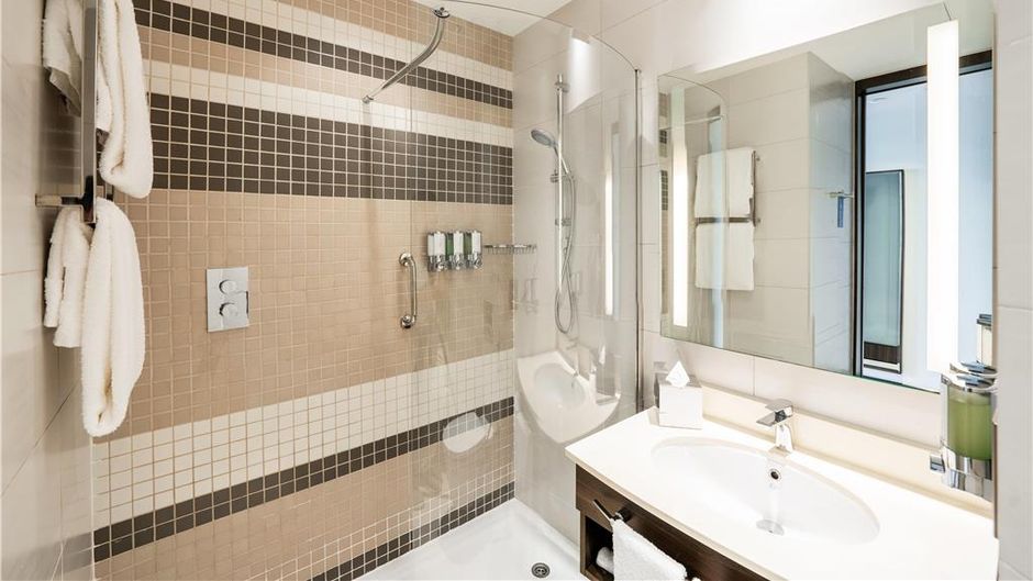 Hampton by Hilton Dubai Airport Room