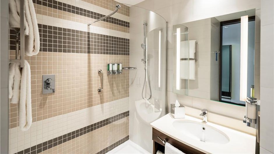 Hampton by Hilton Dubai Airport Room