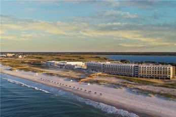 Lodge at Gulf State Park, Hilton Hotel