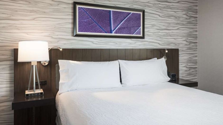 Hilton Garden Inn Ottawa Downtown Room
