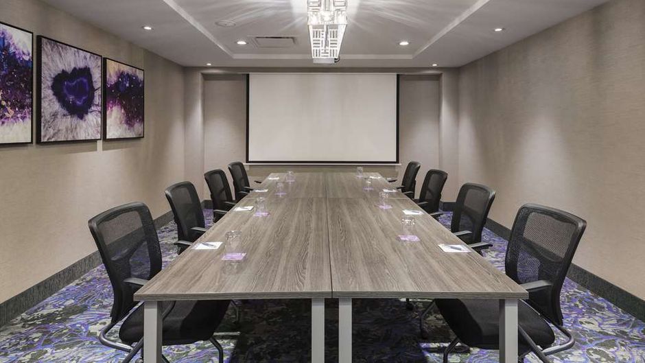 Hilton Garden Inn Ottawa Downtown Meeting