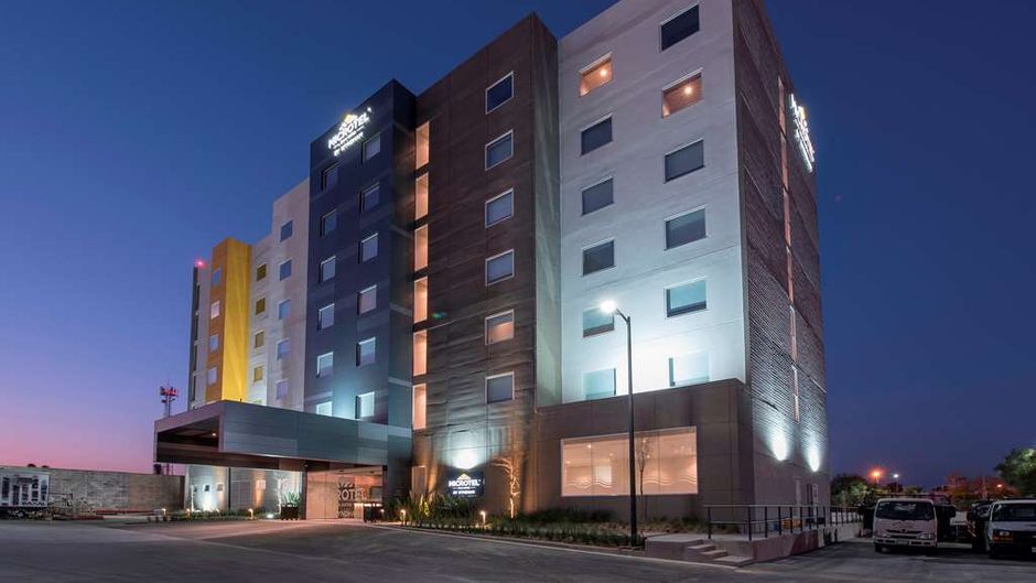 Microtel Inn & Suites San Luis Potosi Exterior