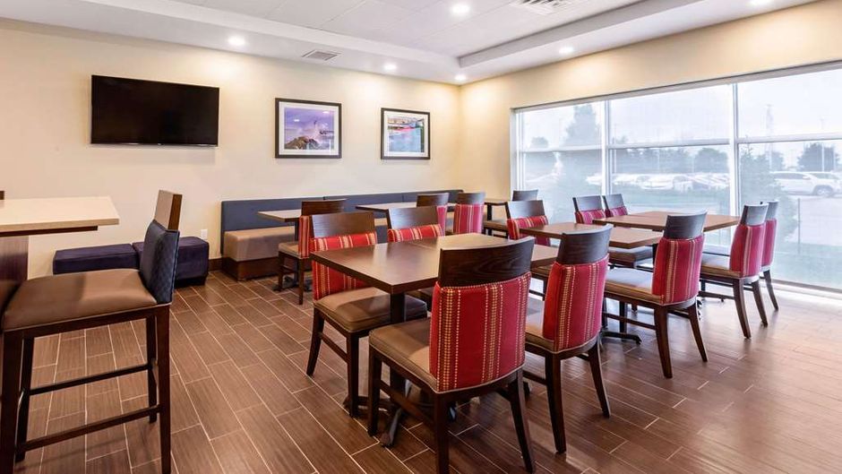 Comfort Inn and Suites Bowmanville Restaurant