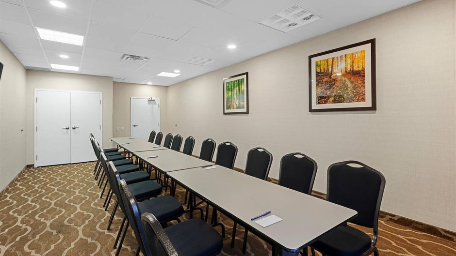 Comfort Inn and Suites Bowmanville Meeting