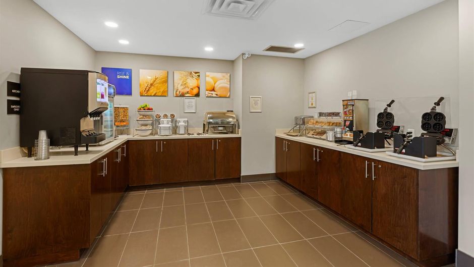 Comfort Inn and Suites Bowmanville Restaurant