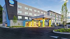 Tru by Hilton Chicopee Springfield