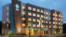 Tru by Hilton St Charles/St Louis