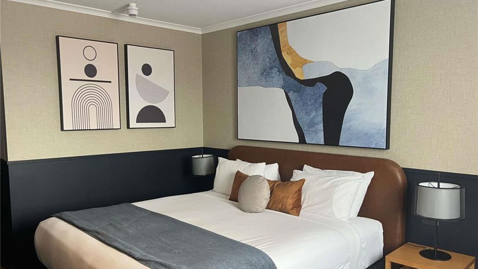 Mercure Albury Room