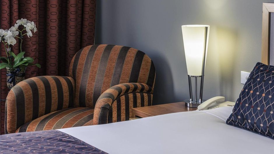 Mercure Albury Room
