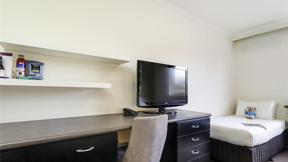 Mercure Albury Room