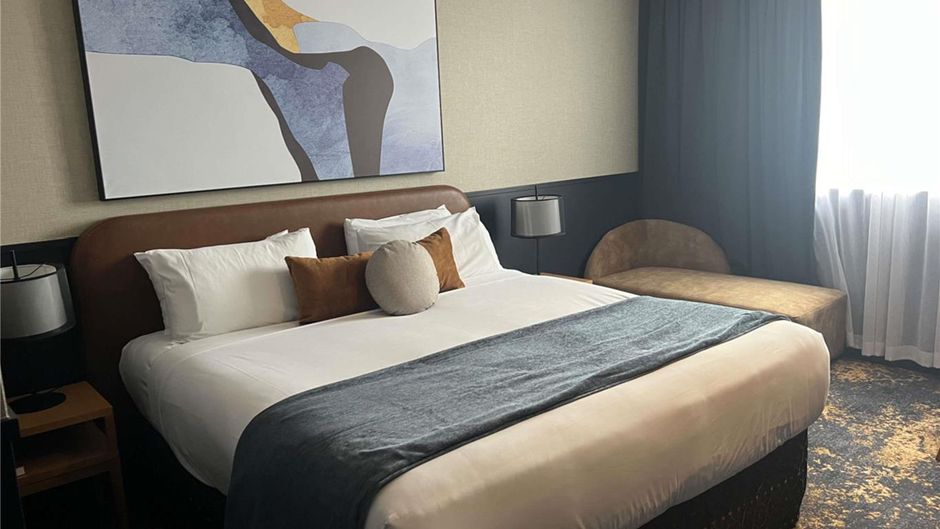 Mercure Albury Room