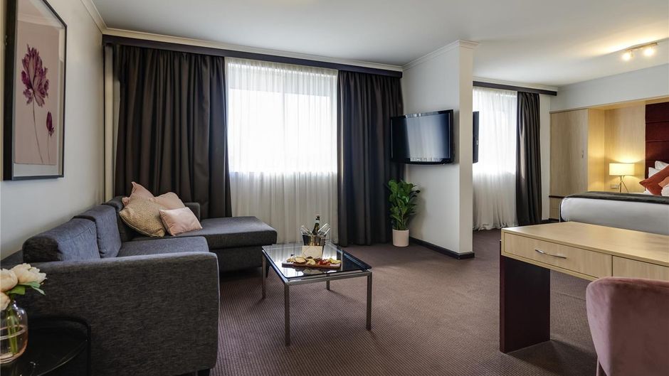 Mercure Albury Room
