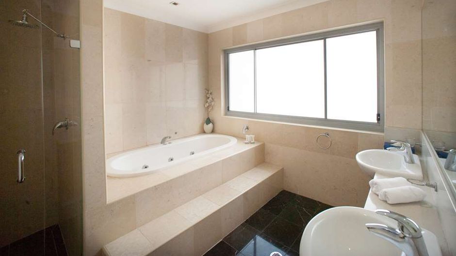 Ramada Hotel & Suites Sydney Cabramatta Room
