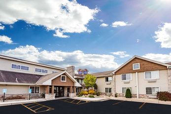 AmericInn Hotel & Suites Long Lake