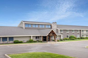 AmericInn by Wyndham Two Harbors