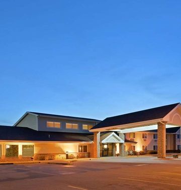 AmericInn by Wyndham West Burlington