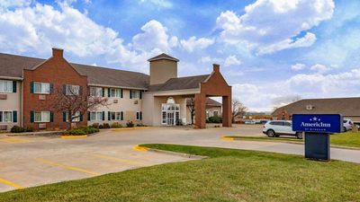 AmericInn by Wyndham Pella