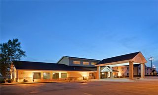 AmericInn Lodge & Suites Marshall