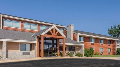 AmericInn by Wyndham Hutchinson