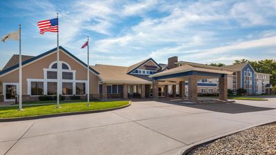 AmericInn by Wyndham Monmouth