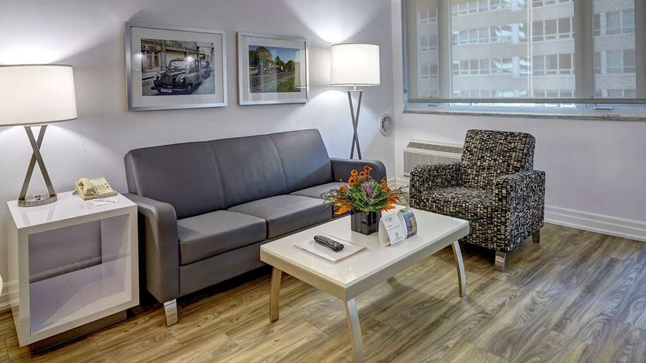 Town Inn Suites Room