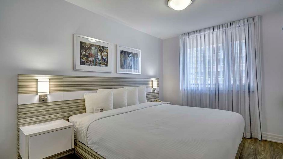 Town Inn Suites Suite