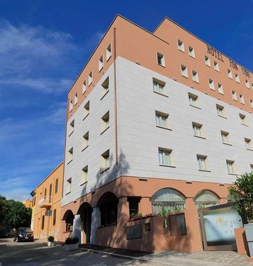 Hotel For You