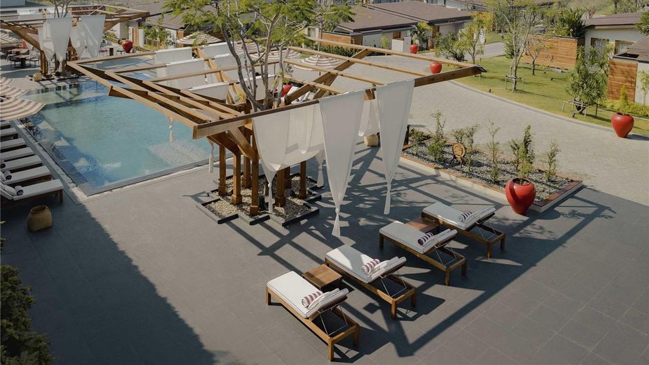 Sofitel Inle Lake Myat Min Pool
