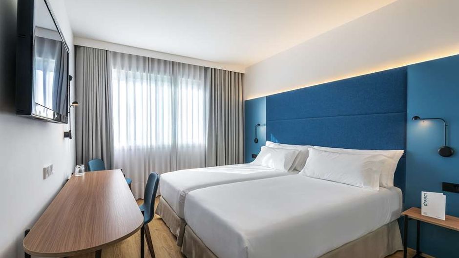 Occidental Vigo Room