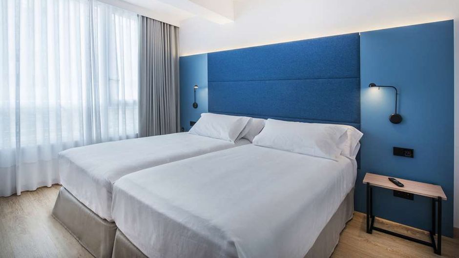 Occidental Vigo Room