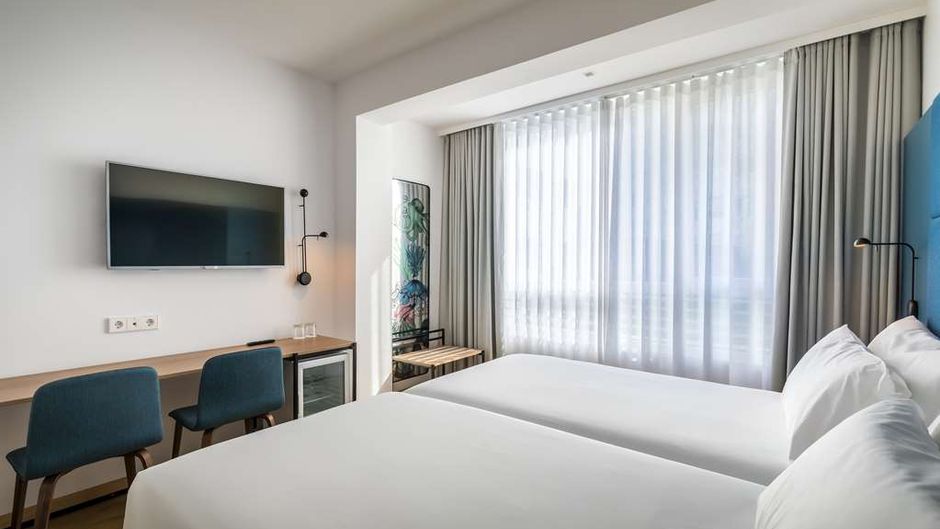 Occidental Vigo Room