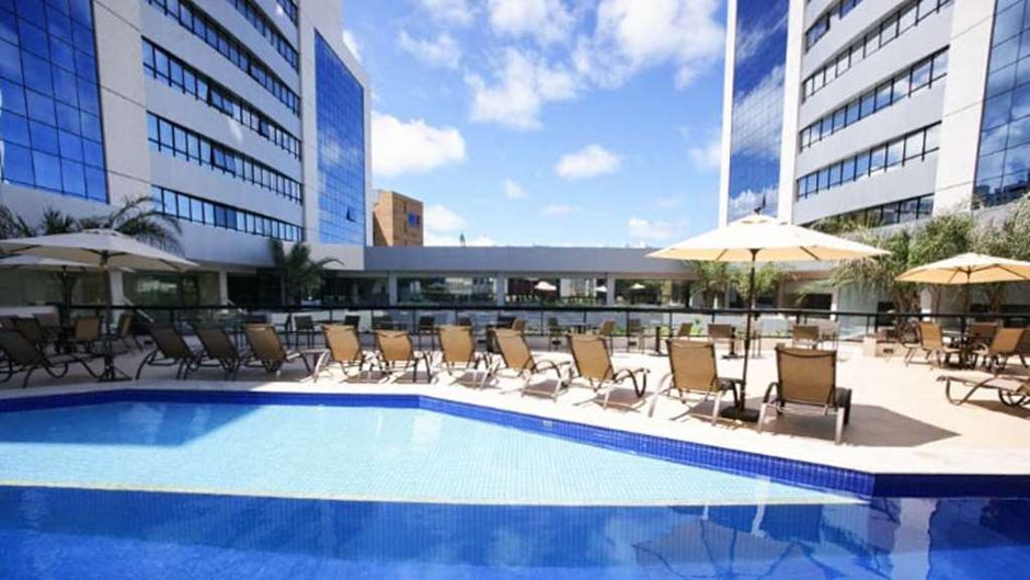 Quality Hotel & Suites Sao Salvador Pool