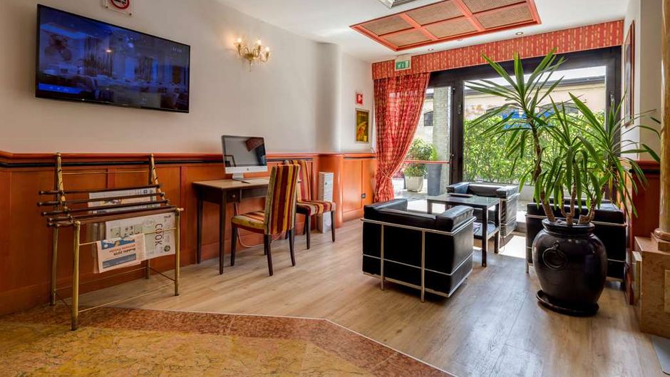 Best Western Hotel Tritone Lobby