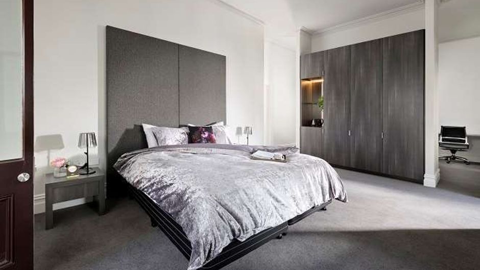 The Melbourne Hotel Suite