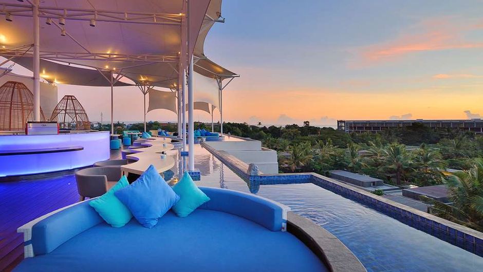 De Vins Sky Hotel Seminyak Restaurant