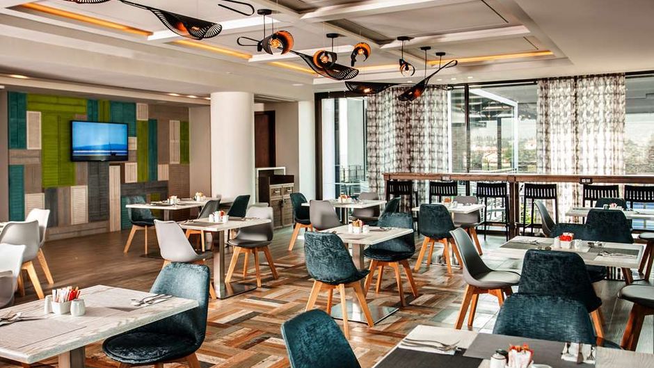 StayEasy Maputo Hotel Restaurant