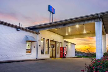 Motel 6 Grand Rivers