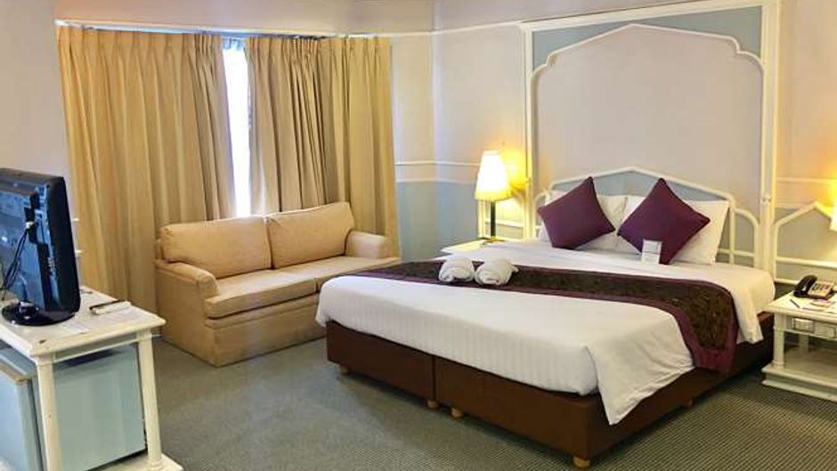 C H Hotel Suite