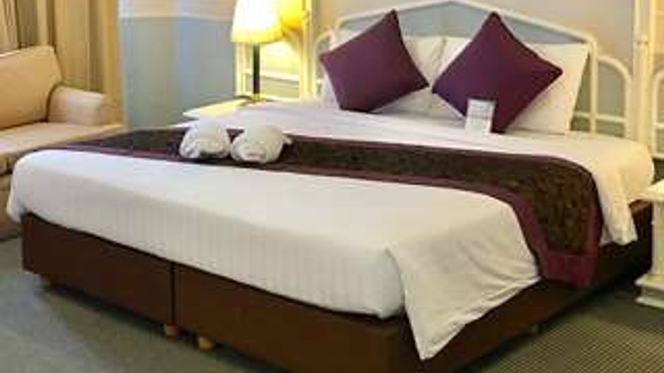 C H Hotel Suite